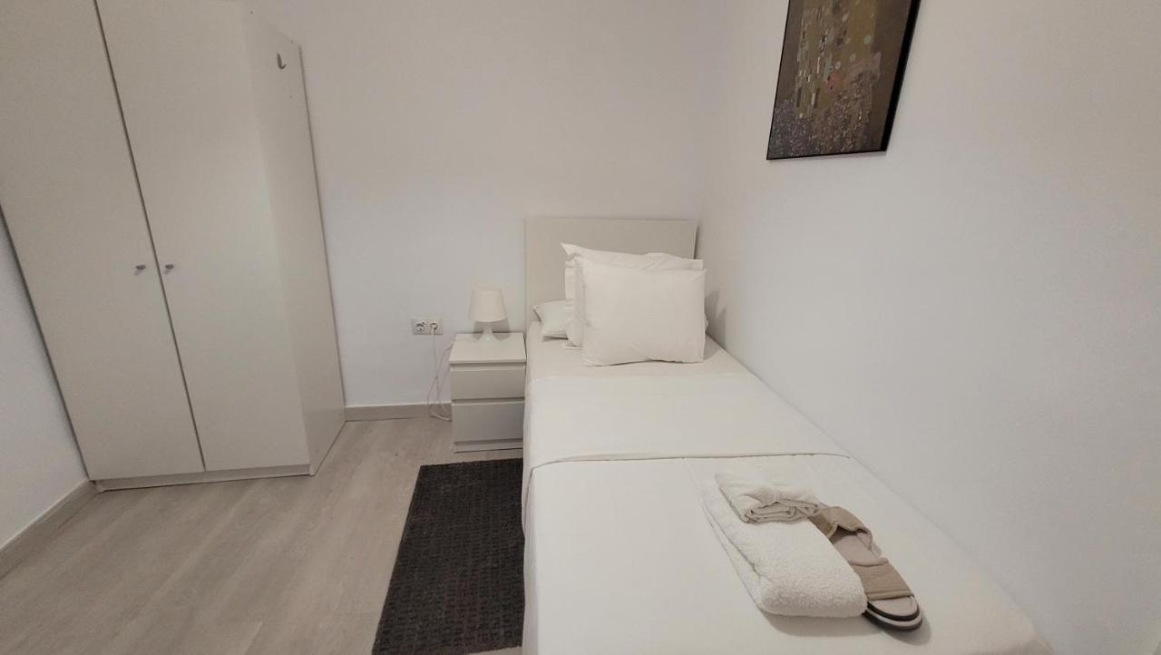 Apartaments B O D Collblanc L'Hospitalet de Llobregat Exteriör bild